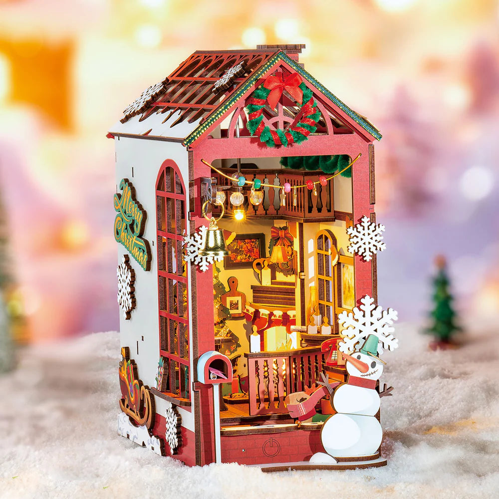 Christmas Indoor Scene - Reggilibri