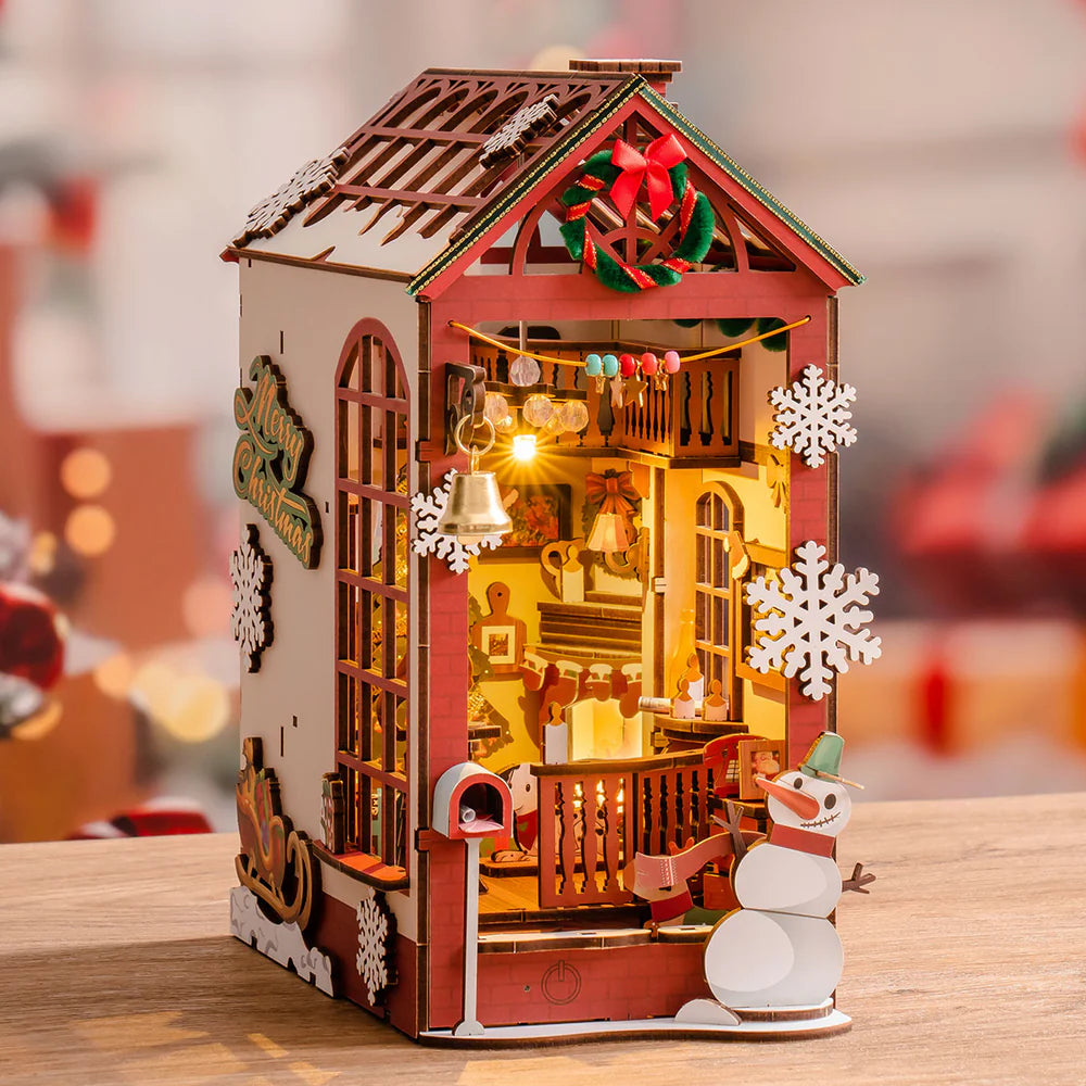 Christmas Indoor Scene - Reggilibri