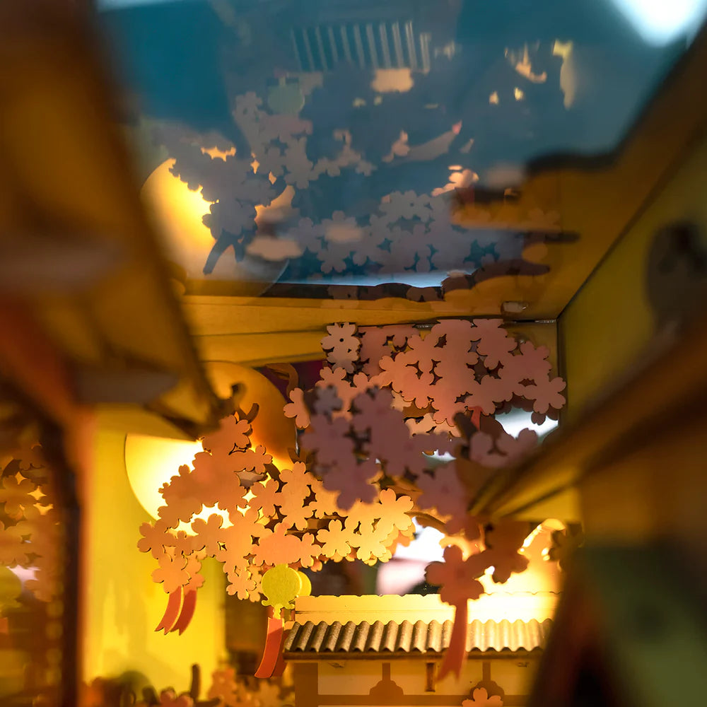 Falling Sakura - Reggilibri