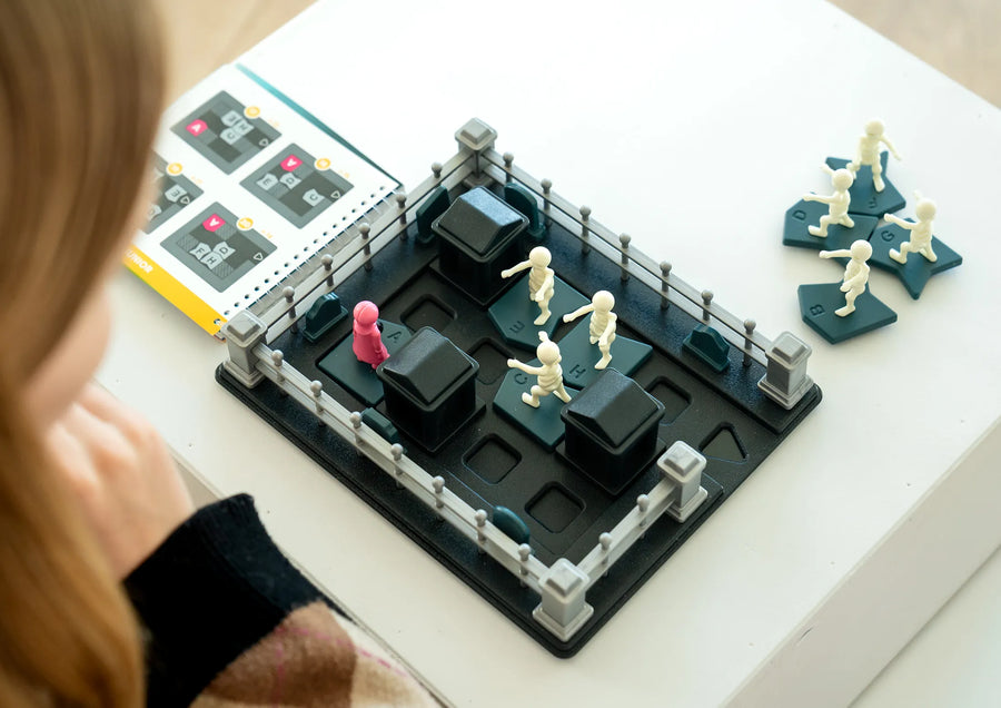 Graveyard Shift - Smart Games